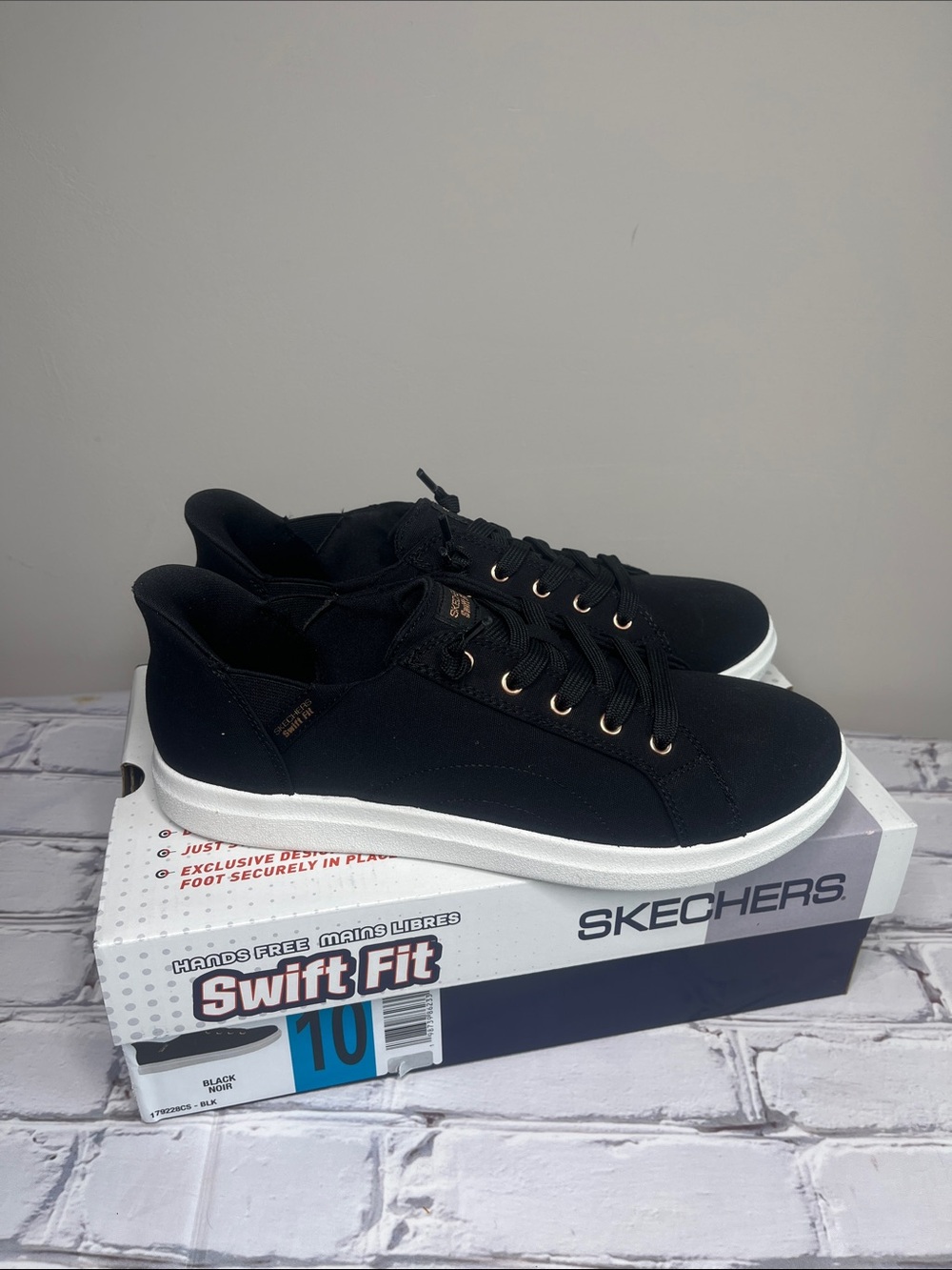 Skecher Black Low-Top Canvas Sneakers with White Sole